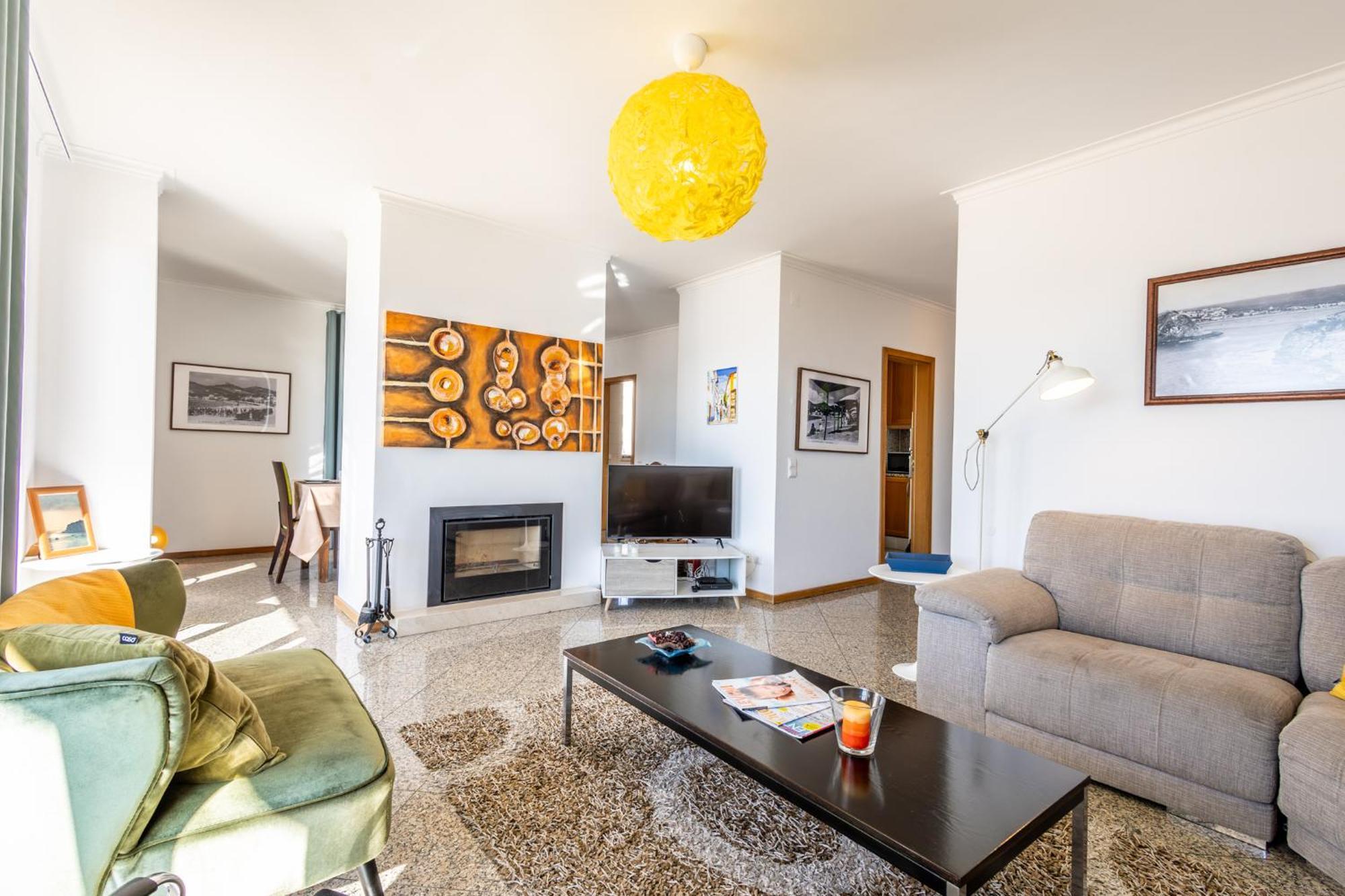 Appartement Beachfront 3bdr On Marginal Boulevard *