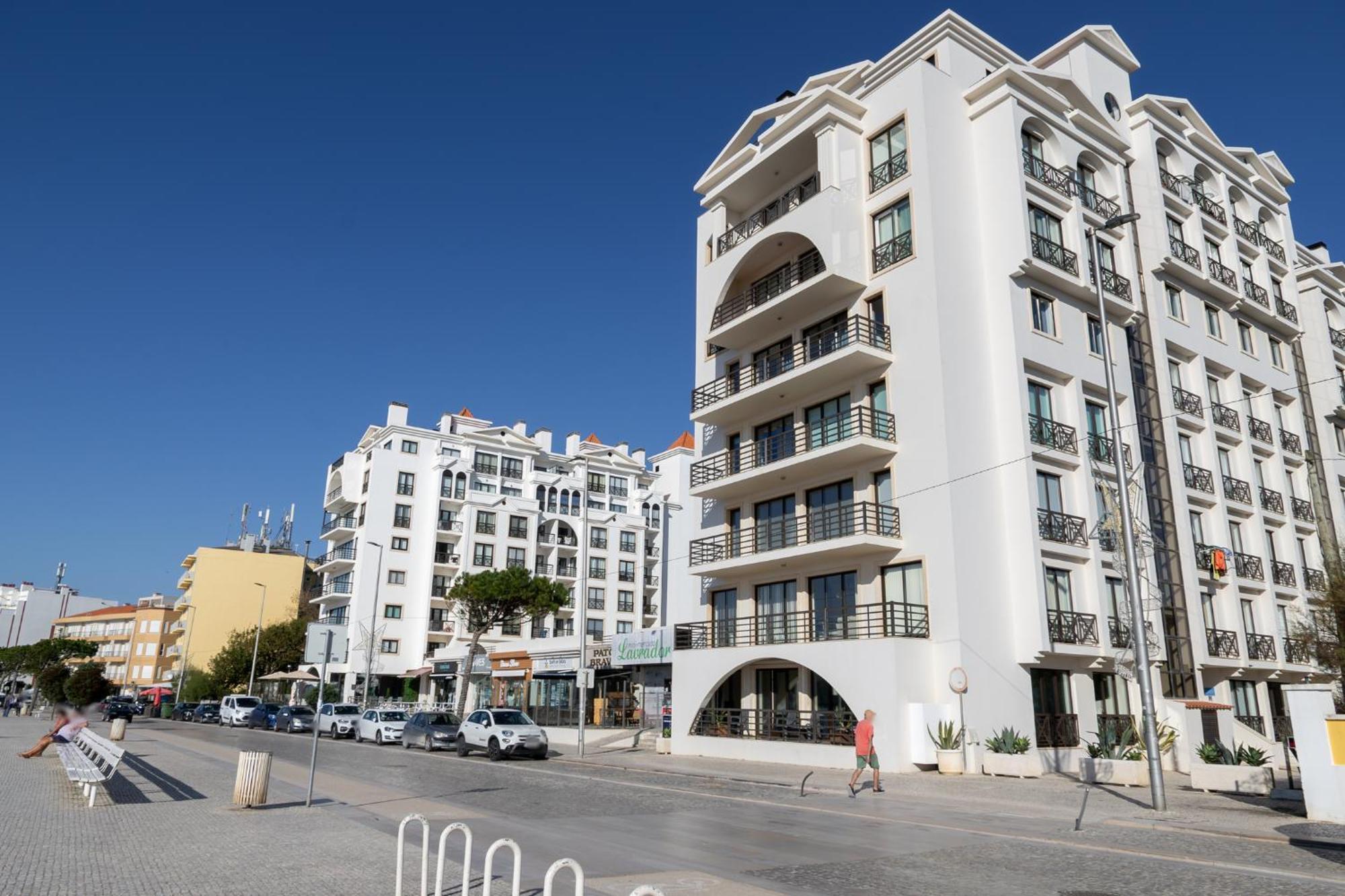 Beachfront 3bdr On Marginal Boulevard *